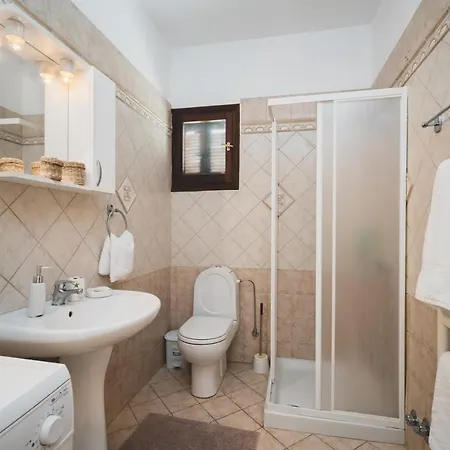 Guiscardos Luxury Villa *