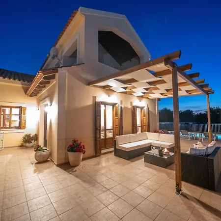 Guiscardos Luxury Villa